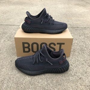 Yeezy boost 350 v2 black static